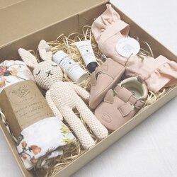 Champion Baby Shower Gift Set And Ideas Home Facebook Bimbo Wildflower
